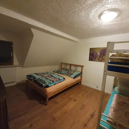 Dachgeschosswohnung In Neumuenster 2 Zimmer Экстерьер фото