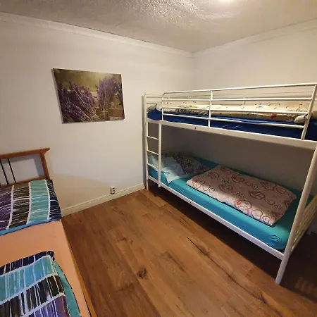Dachgeschosswohnung In Neumuenster 2 Zimmer Экстерьер фото
