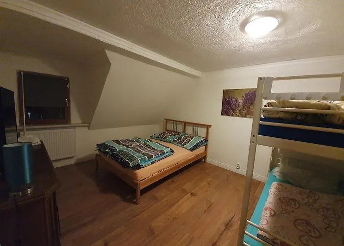 Dachgeschosswohnung In Neumuenster 2 Zimmer