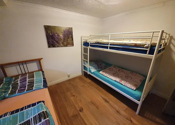 Dachgeschosswohnung In Neumuenster 2 Zimmer