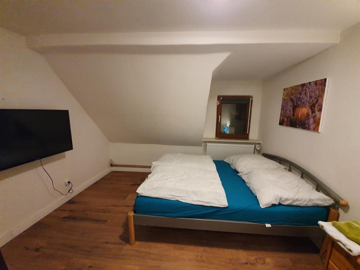 Dachgeschosswohnung In 2 *