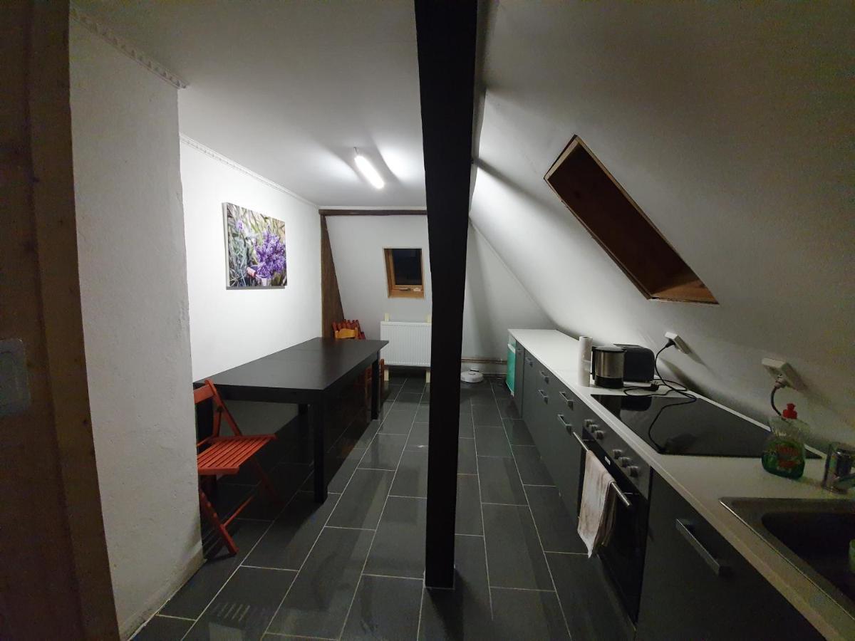Apartment Dachgeschosswohnung In 2 Neumuenster